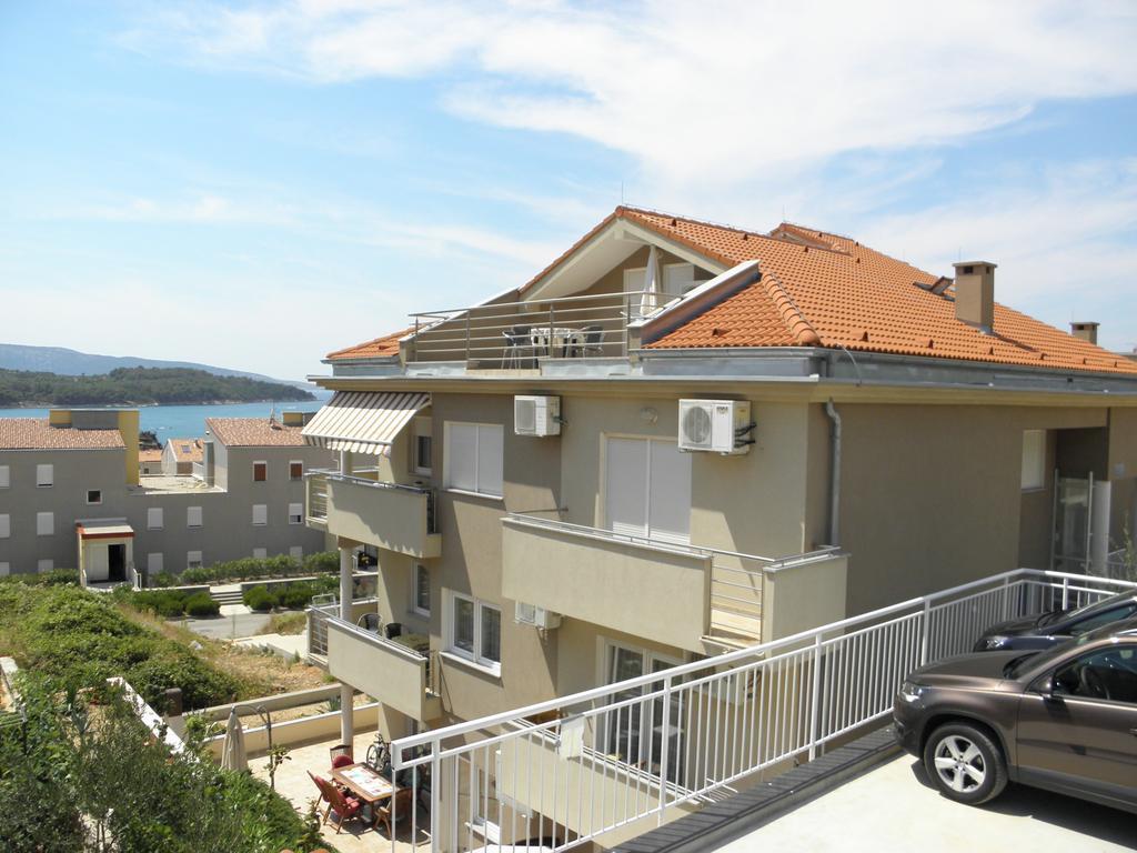 Apartments Mara Cres Quarto foto