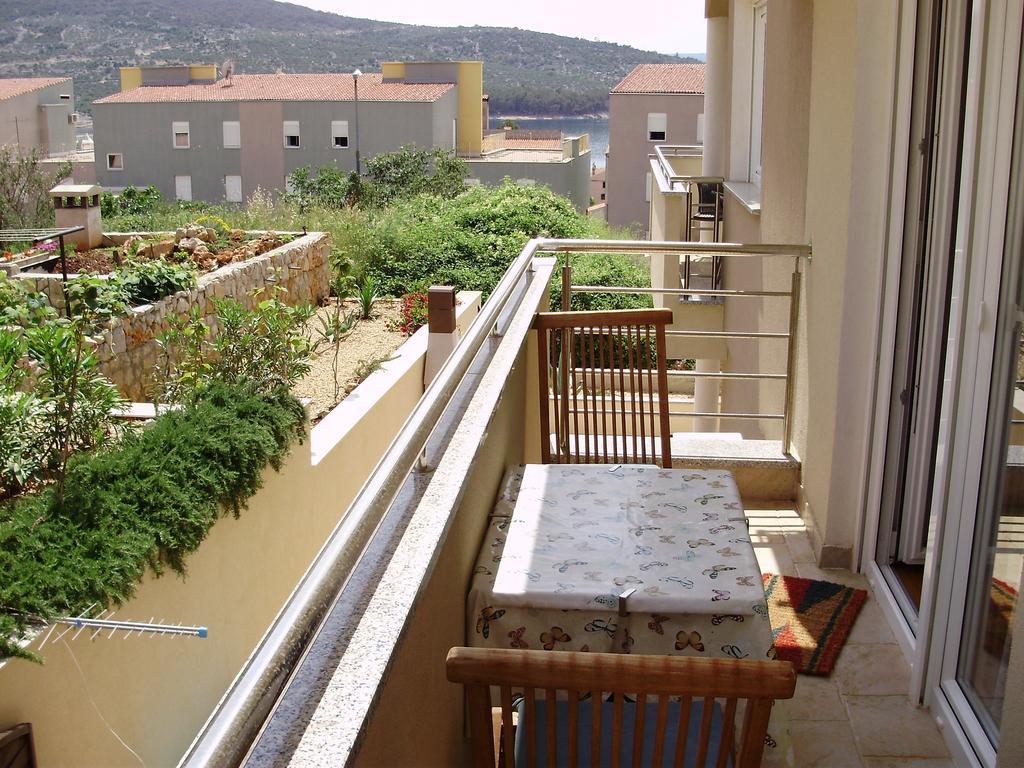 Apartments Mara Cres Quarto foto